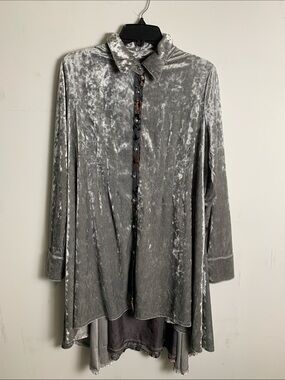 Dor Dor Women’s Silver Velvet Longline Jacket